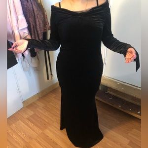 Halloween costume is a very nice fit. I am 5,4 and is very good length and size.